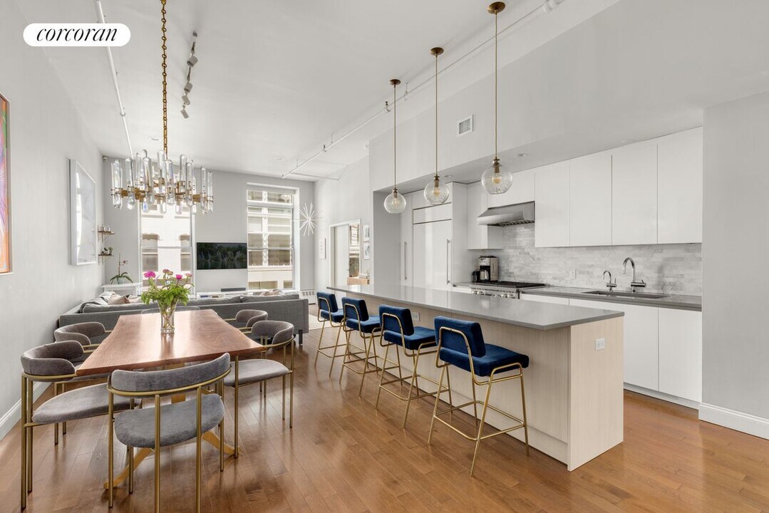 19-21 Warren St in New York, NY - Building Photo