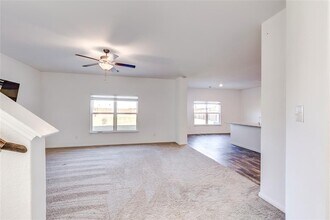 109 Riverdale Dr in Jarrell, TX - Building Photo - Building Photo