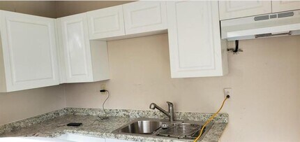 143 W 17th St in Riviera Beach, FL - Building Photo - Building Photo
