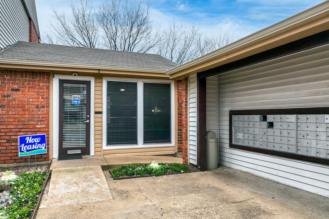 Trinity Park Apartments in Irving, TX - Building Photo