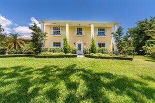 11401 SW 72nd Pl in Miami, FL - Building Photo