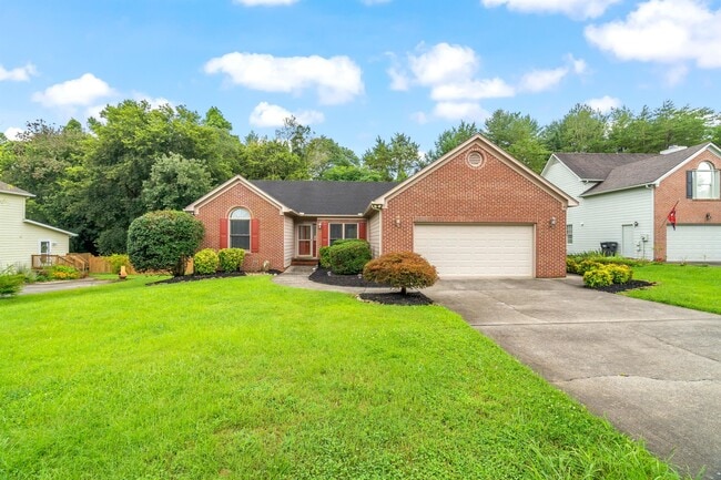 property at 8112 Meadowood Ln