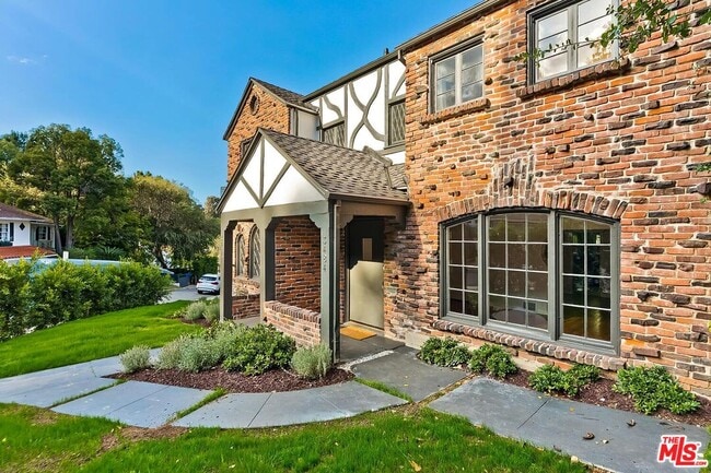 3484 Oak Glen Dr in Los Angeles, CA - Building Photo - Building Photo