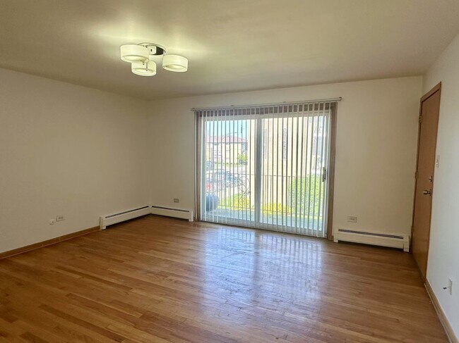 3853 W 47th St, Unit 2A in Chicago, IL - Foto de edificio - Building Photo