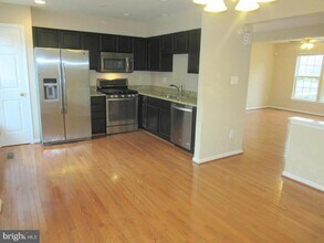 11307 Amberlea Farm Dr in North Potomac, MD - Building Photo - Building Photo