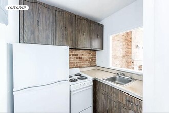 409 E 87th St in New York, NY - Building Photo - Building Photo