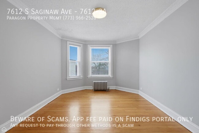 7612 S Saginaw Ave in Chicago, IL - Foto de edificio - Building Photo