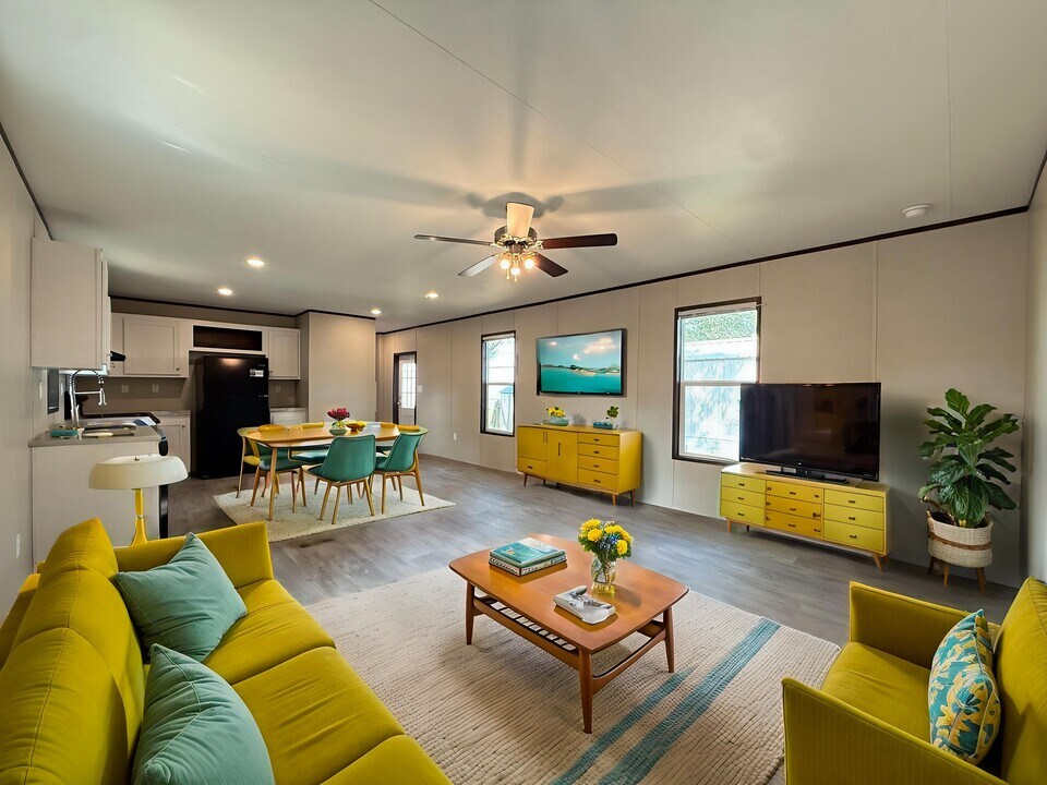 127 Peggy St in Conroe, TX - Building Photo