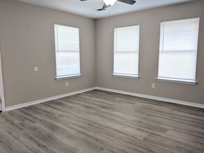 August 2026 Move In! Remodeled 3 Bed, 2 Ba in College Station, TX - Building Photo - Building Photo