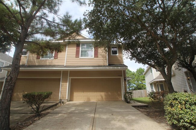 17639 Olympic Park Ln in Humble, TX - Foto de edificio - Building Photo