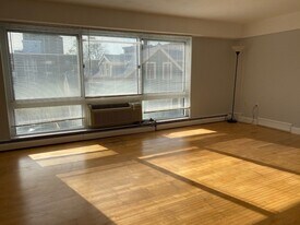 4 Trowbridge Pl, Unit 3B in Cambridge, MA - Building Photo