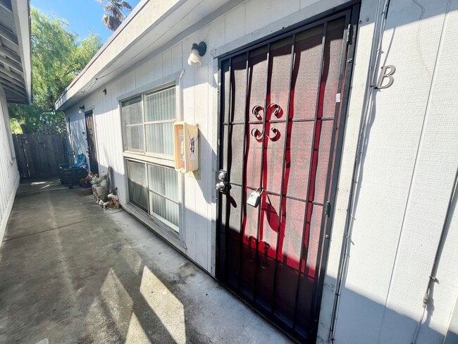 338-340 University Pl in San Diego, CA - Building Photo - Building Photo