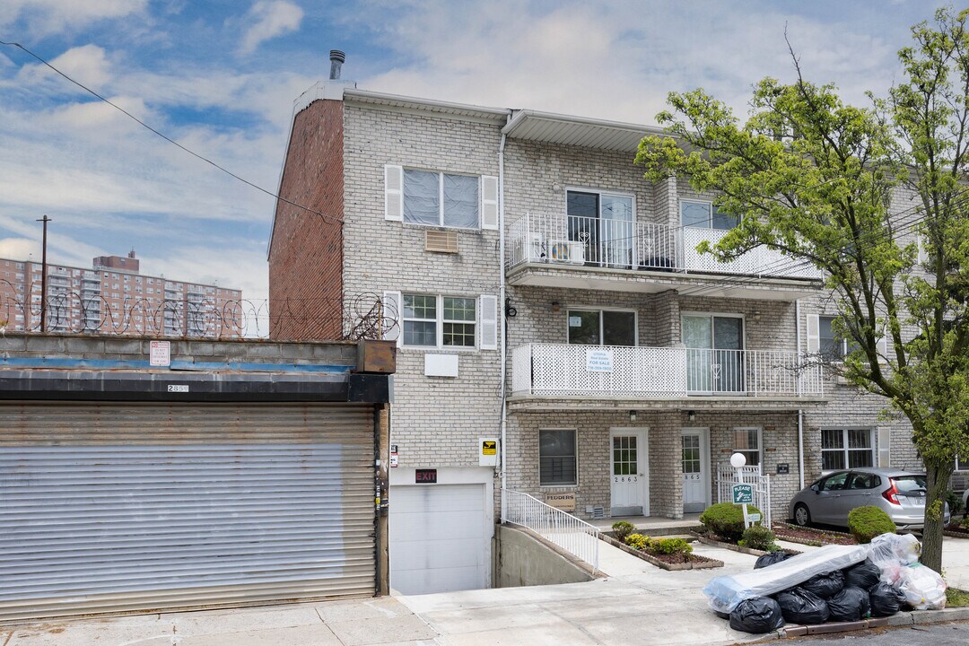 2863 Cropsey Ave in Brooklyn, NY - Building Photo