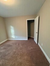 497 Kirkland Dr in Locust Grove, GA - Foto de edificio - Building Photo