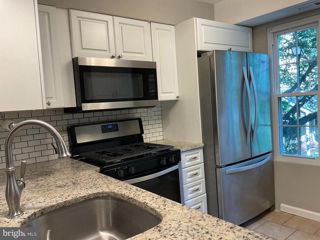 property at 1803 Society Pl