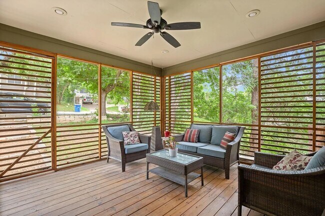 2111 E 8th St in Austin, TX - Building Photo - Building Photo