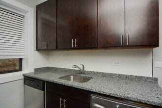 1133 Maple Ave in Evanston, IL - Building Photo - Building Photo