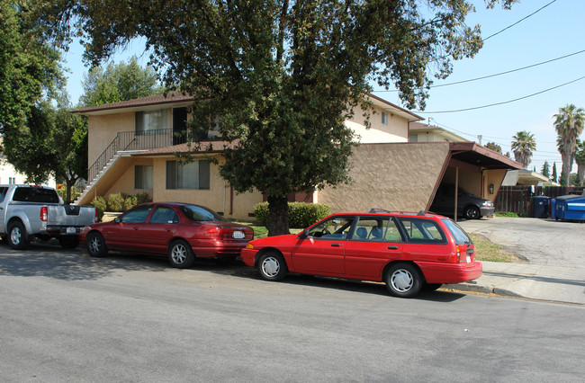 690 Grand Fir Ave in Sunnyvale, CA - Foto de edificio - Building Photo