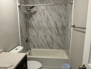 12105 Carriage Ct SE in Huntsville, AL - Foto de edificio - Building Photo