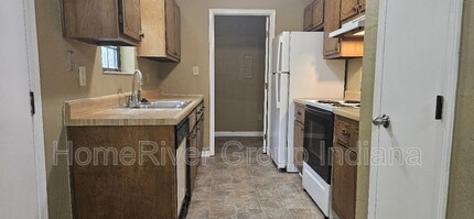 1705 Michele Ln in Greenwood, IN - Building Photo - Building Photo