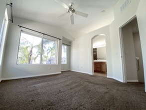 11850 Scripps Creek Dr in San Diego, CA - Foto de edificio - Building Photo