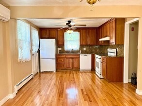 469 Appleton St in Arlington, MA - Building Photo - Building Photo