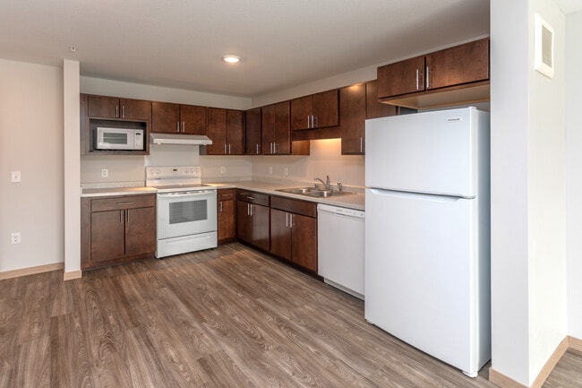 Blooming Meadows North in Bloomington, MN - Building Photo - Interior Photo