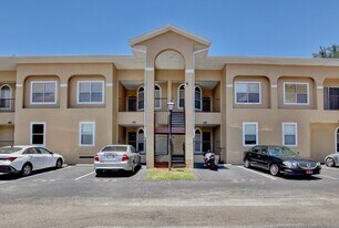 8842 Coral Palms Ct in Kissimmee, FL - Building Photo
