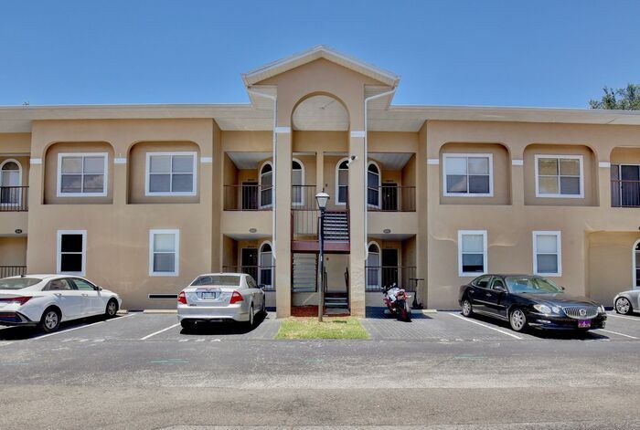8842 Coral Palms Ct in Kissimmee, FL - Building Photo