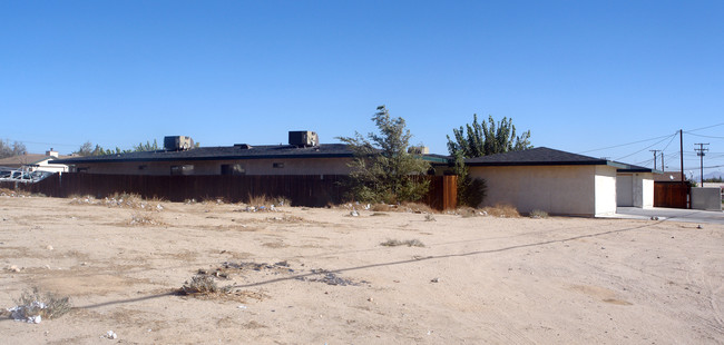 15449 Morada Rd in Victorville, CA - Building Photo - Building Photo