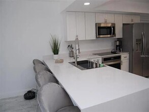 4904 38th Way S in St. Petersburg, FL - Building Photo - Building Photo