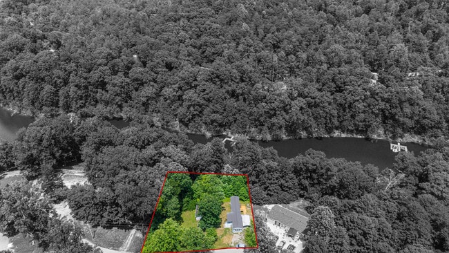 220 Lakeshore Dr in Mammoth Cave, KY - Building Photo - Building Photo