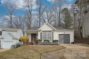1542 Rumstone Ln in Charlotte, NC - Building Photo