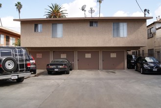 2040 E Florida St in Long Beach, CA - Building Photo - Building Photo