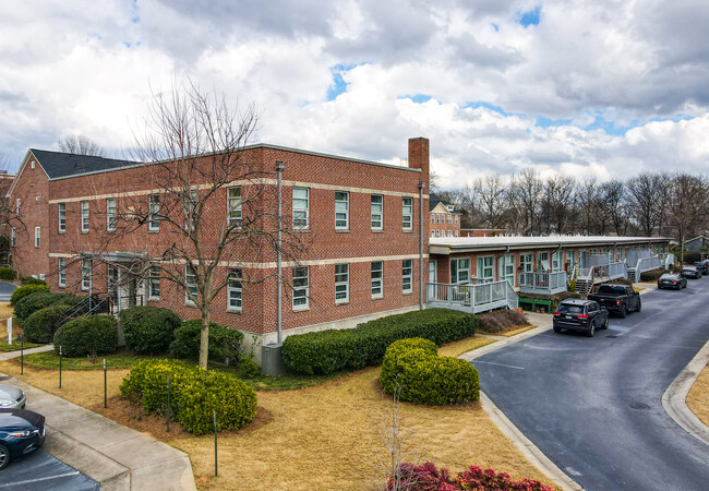 Reynoldstown Square in Atlanta, GA - Foto de edificio - Building Photo