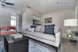 126 W Alpine Rd in Austin, TX - Building Photo - Building Photo
