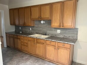 15205 Maplewood Ave in Eastpointe, MI - Building Photo - Building Photo