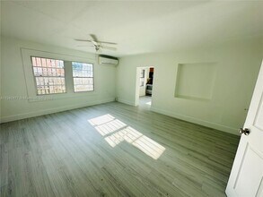 2215 NW 33rd St-Unit -1 in Miami, FL - Building Photo - Building Photo