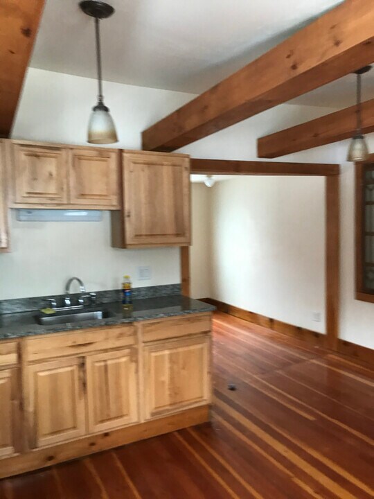 259 River St Ext in Bethel, VT - Foto de edificio