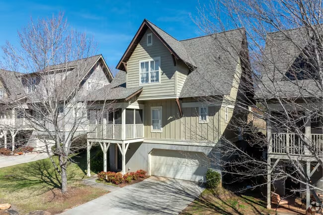 property at 101 West Ln