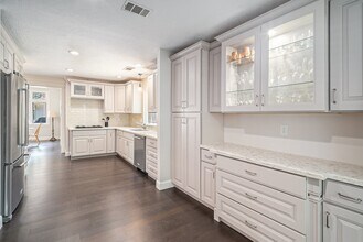 743 Bison Dr in Houston, TX - Foto de edificio - Building Photo