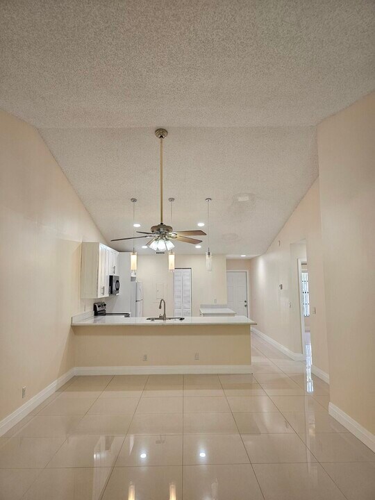 480 Hardwood Pl in Boca Raton, FL - Building Photo