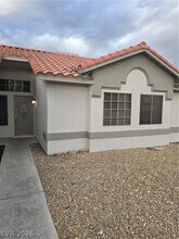 5843 Berry Hill Ln in North Las Vegas, NV - Building Photo - Building Photo