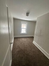 872 E Crosier St in Akron, OH - Building Photo - Building Photo