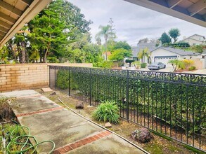 23581 Via Calzada in Mission Viejo, CA - Building Photo - Building Photo