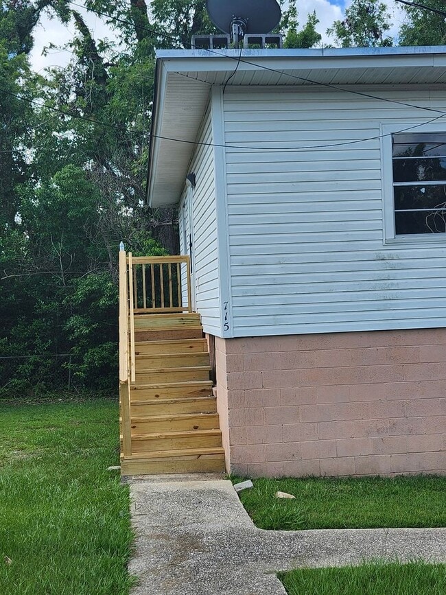 715 Liberty St in Tallahassee, FL - Building Photo - Building Photo