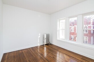 6589 N Lakewood Ave in Chicago, IL - Building Photo - Building Photo