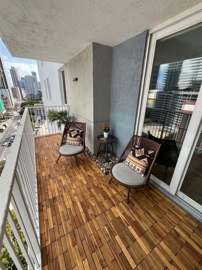 property at 800 N Miami Ave