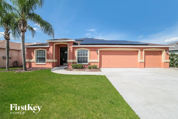 9812 Cristina Dr in Riverview, FL - Building Photo