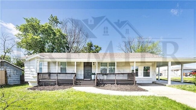 16312 E Independence Ave